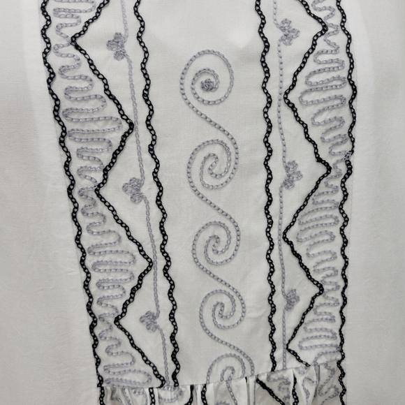 NWOT Back from Bali Embroidered Tunic Top Dress Trumpet Sleeves V-neck Size M - Picture 6 of 11